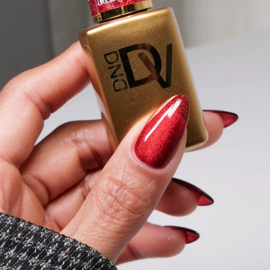 DIVA 9D Cat Eye Glassball - #02 Fiesty Paws