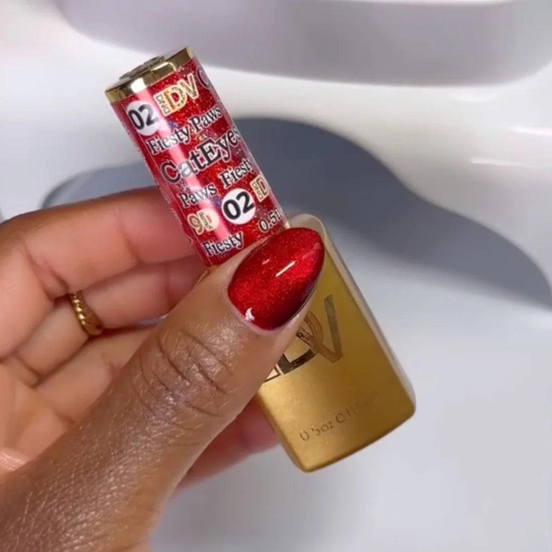 DIVA 9D Cat Eye Glassball - #02 Fiesty Paws