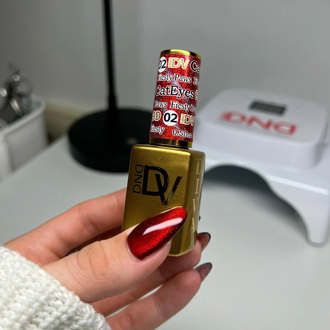 DIVA 9D Cat Eye Glassball - #02 Fiesty Paws