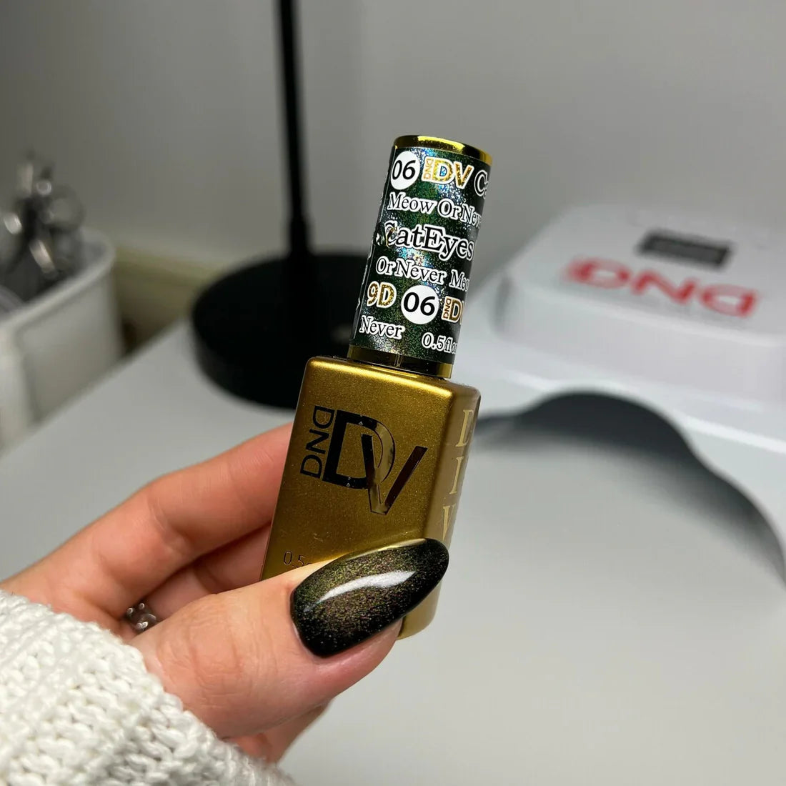 DIVA 9D Cat Eye Glassball - #06 Meow Or Never